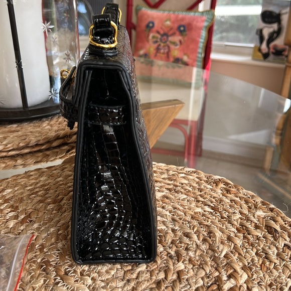 kelly bag small crocodile texture 7”h x 93/4”w @ bottom has crossbody strap - Picture 4 of 4